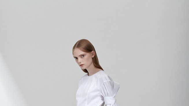 Празници и подаръци в бяло