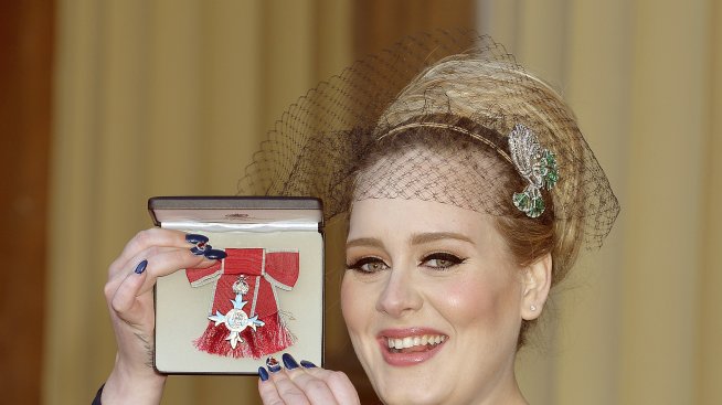 Адел е най-богатият млад музикант на Острова