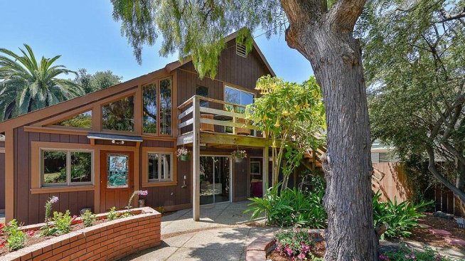 Упи Голдбърг продаде дома си в Калифорния