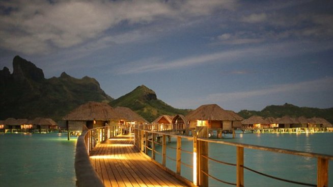 Вижте хотела, в който отседнаха младоженците Анистън и Теру