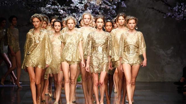 Златните момичета на Dolce & Gabbana  (видео)