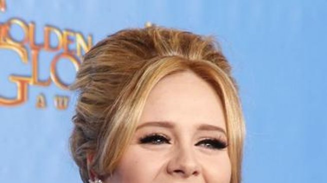 Адел лекува нерви с хипноза