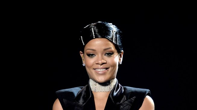 Риана е имала забрана да излиза с момчета