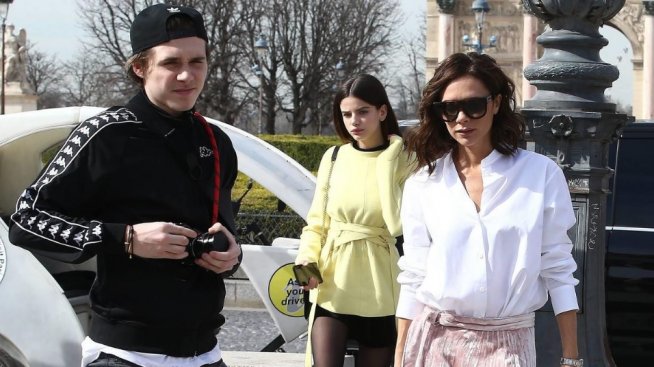 Виктория и Бруклин Бекъм се разходиха из Лувъра в Париж