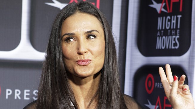 Деми Мур си падала по жени