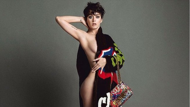 Кейти Пери показва убийственото си тяло за Moschino