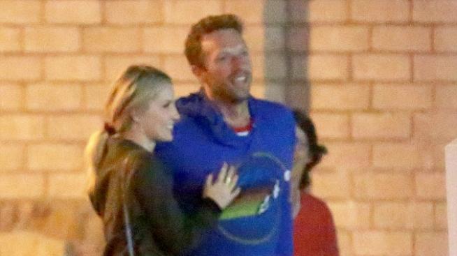 Крис Мартин не крие новата си любов