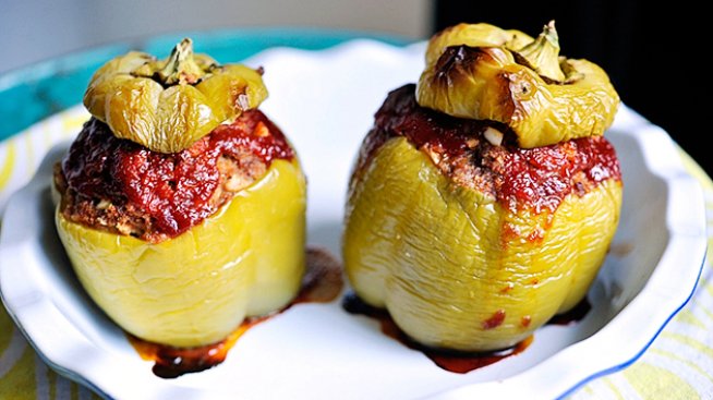 Модерна версия на класически пълнени чушки