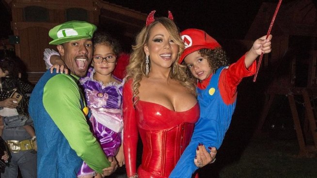 Марая дава ферарито на Ник, той само 5 хиляди за децата