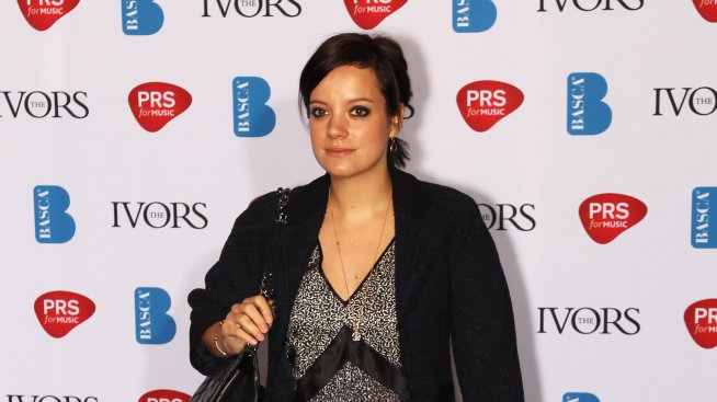 Лили Алън нае 12-годишен диджей за сватбата си