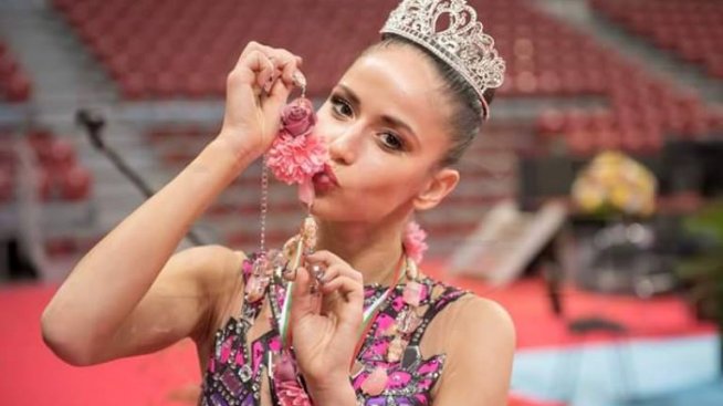 Златната Невяна Владинова вдига сватба