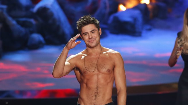 Рита Ора съблече Зак Ефрон на наградите на MTV