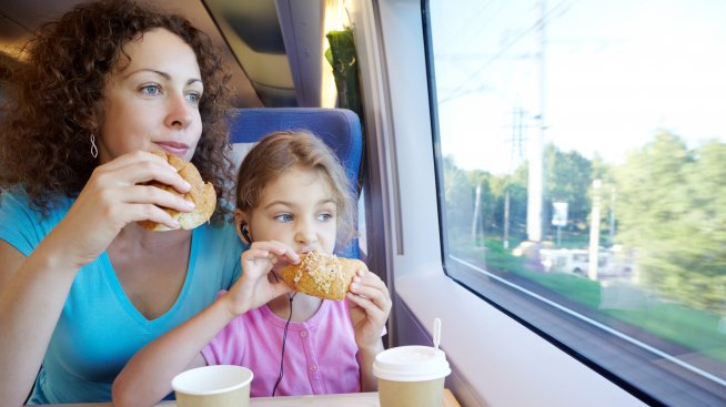 Не смесвайте храна и течности!