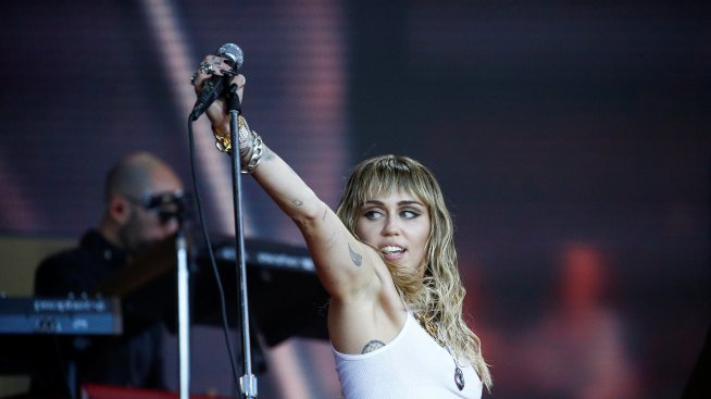 Майли Сайръс призна: Още си падала по жени