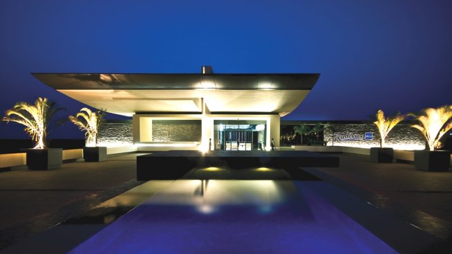 Луксът не подмина и Сенегал