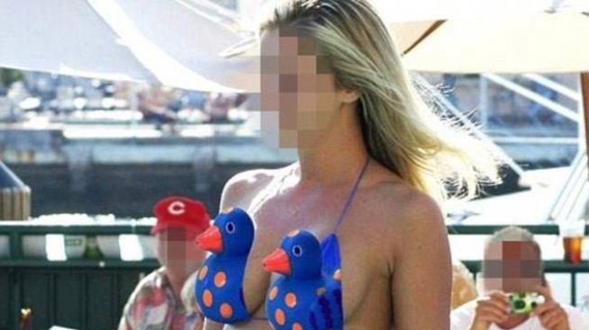 Едва ли сте виждали по-абсурдни бански костюми