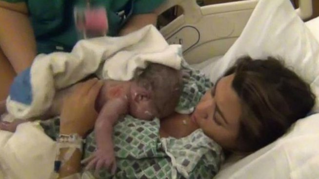 Звездите, които се снимат в родилната зала