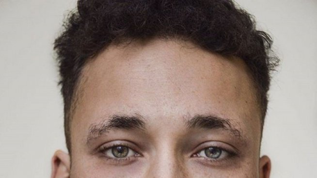 Социалните мрежи превърнаха млад строител в модел