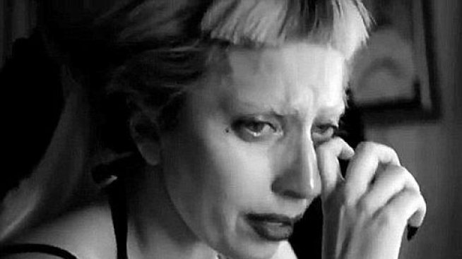 Лейди Гага може да плаче (видео)