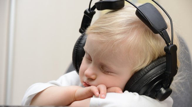 Риана и Адел изместиха приспивните песни