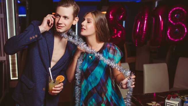 В сезона на коледните партита:  признаците, че той може да изневери