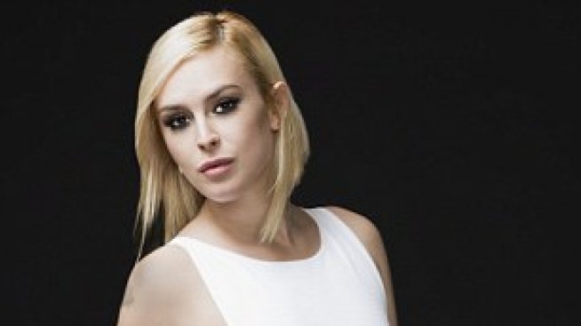 Румър Уилис показва стройна фигура в нова модна кампания