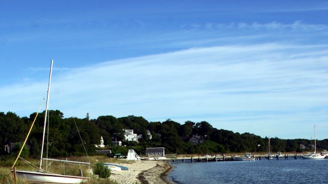 Един свят далечен, Нантъкет наречен