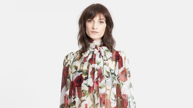 Как да носим риза с висока яка?