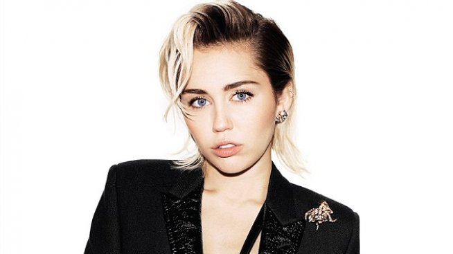 Майли Сайръс: Излизам по срещи, но нямам връзка