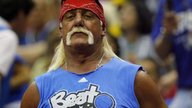 Хълк Хоган опразни джобовете след развода