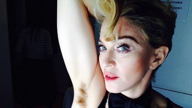 Тенденция: Боядисани косми под мишниците?!