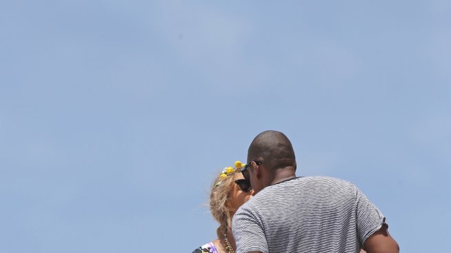 Хавайска идилия: Плажен сексапил от Бионсе