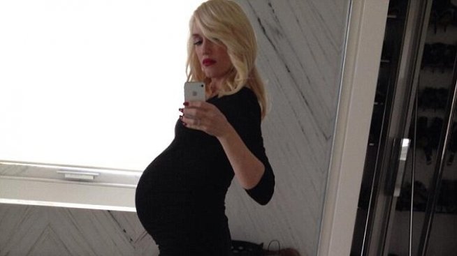 Гуен Стефани публикува бременното си коремче