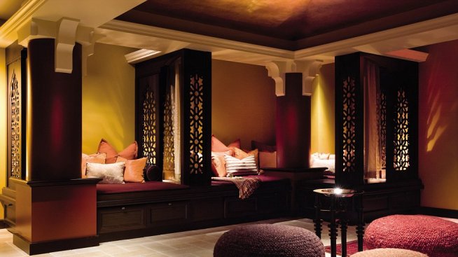 Хотелът, в който отсядат Джордж Клуни и Джони Деп