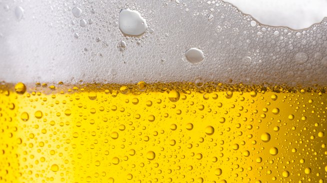 Как да използвате бира за по-здрава и блестяща коса?