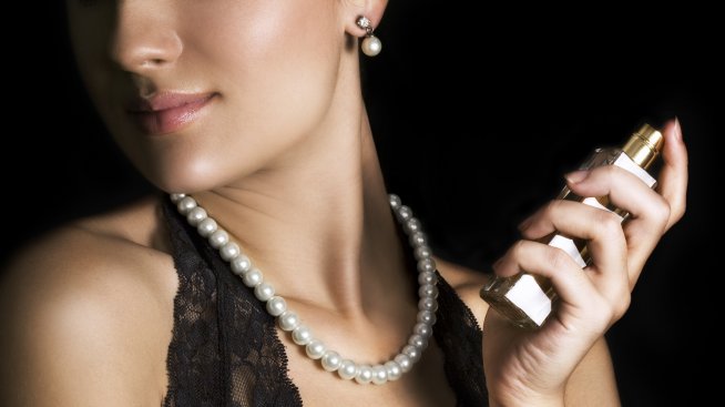 5 лесни трика за по-дълготраен аромат на парфюма