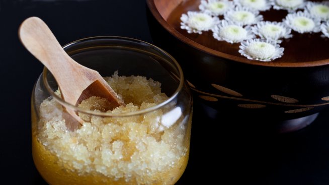 Скраб за пети – как да си го приготвите?