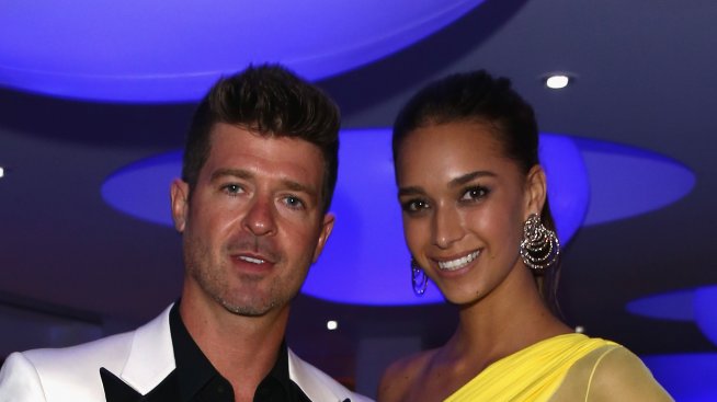 Робин Тик отрече да е сгоден за младото си гадже