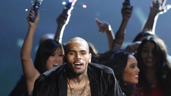 Крис Браун мами Риана с Каруче