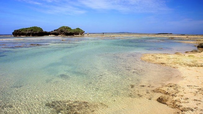 Пясък с необичайни форми пълни японските брегове