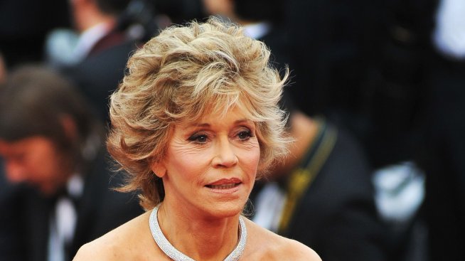 Джейн Фонда избрала зъби пред кола