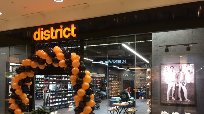 District – новият магазин за спортни и ежедневни обувки