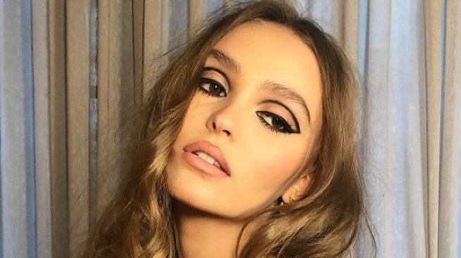Лили Роуз Деп на 20, със секси селфи