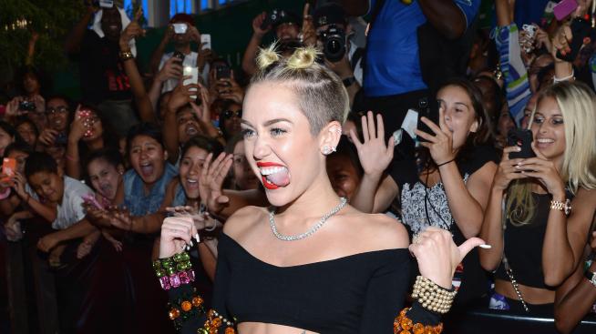 Възможно ли е музиката на Майли да ви направи по-умни?