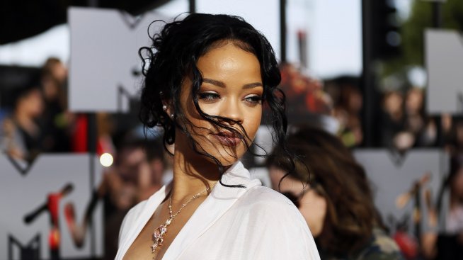 Риана се шири в Австрия в мансарда, достойна за кралици