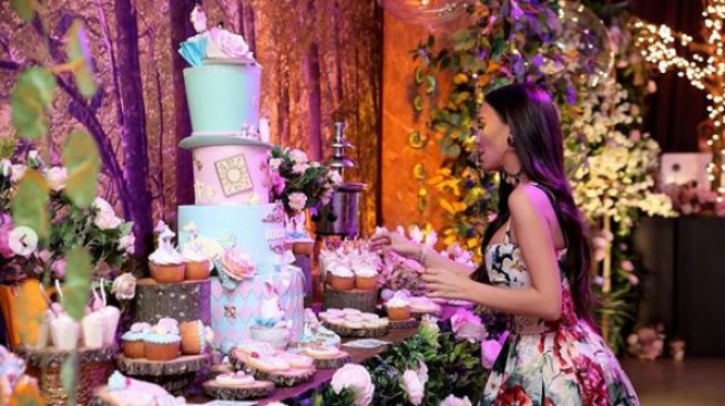 Николета Лозанова вдигна детски рожден ден в дискотека