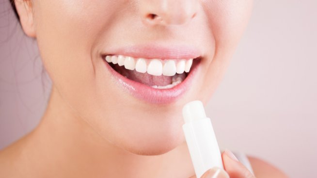 Как да се справим със сухите устни?