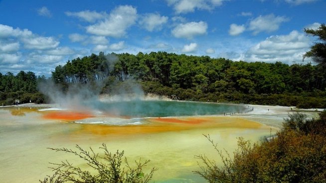 Езерото на шампанското в Нова Зеландия