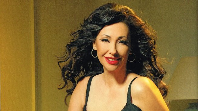 Българският Playboy празнува юбилей с облечената Катя от дует Ритон