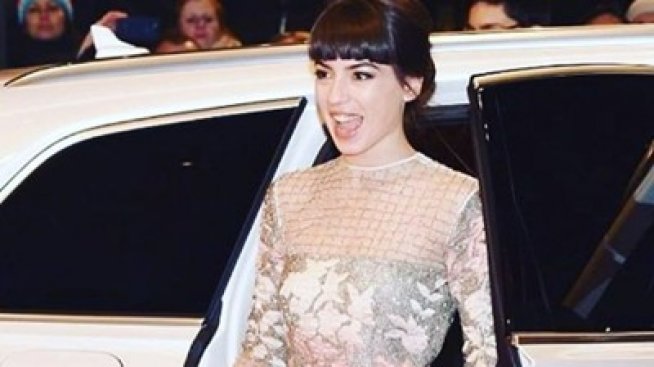 Анджела Недялкова прикова погледите с къса рокля на Берлинале